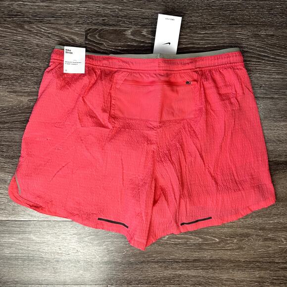 Nike Stride Dri-Fit Running Division 5" Shorts Mens Size XL Pink FZ0611 $75 - Picture 2 of 4